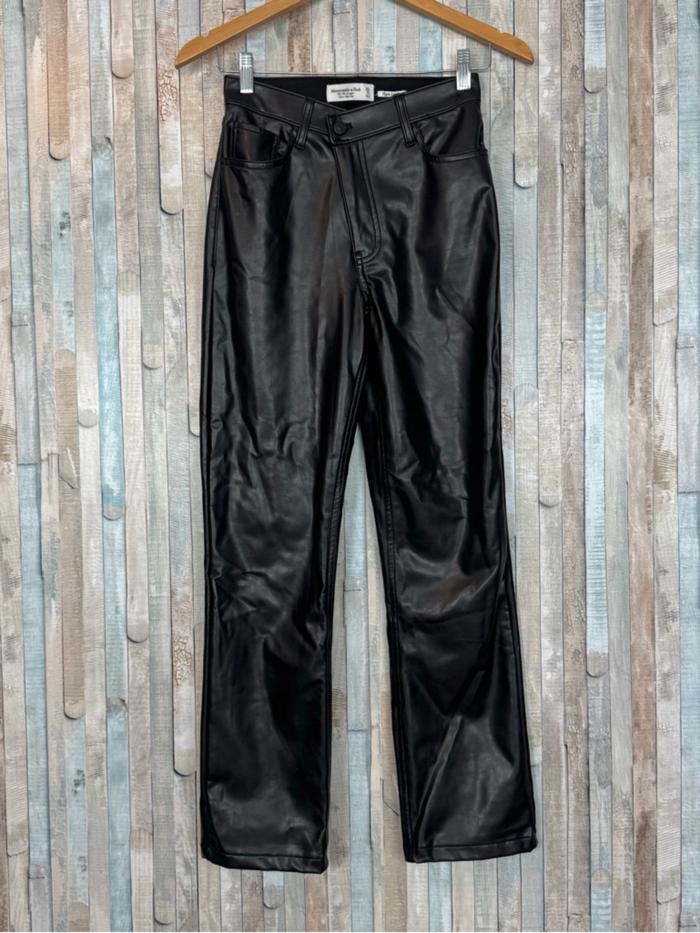 Abercrombie & Fitch 25 0 Short High Rise 90s Straight Vegan Leather Pants Jeans
